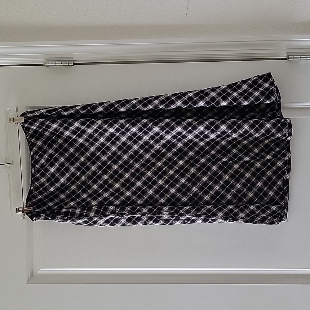 Wild Fable black plaid skirt size XL